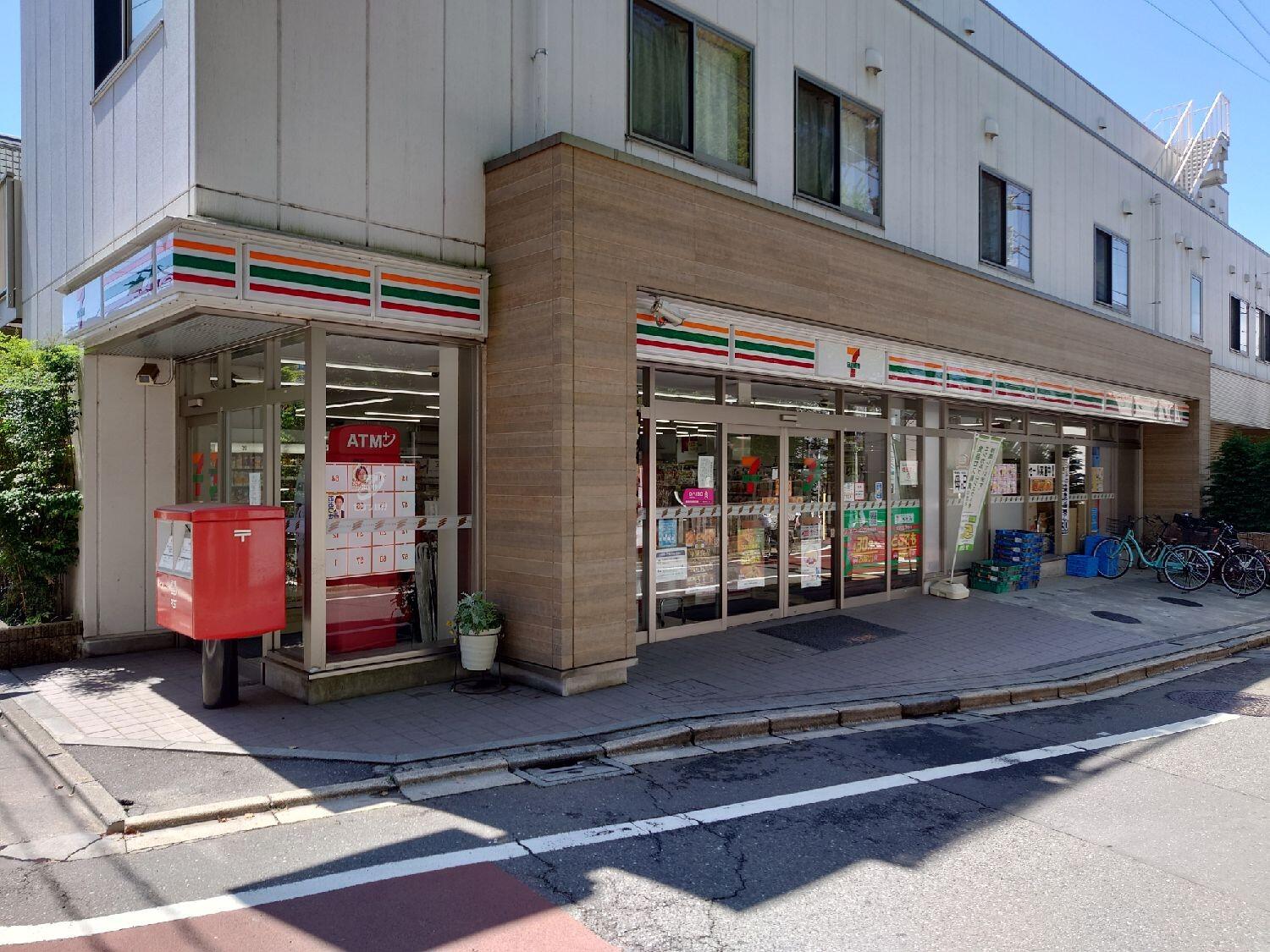 ウェルフェアステージ杉並堀ノ内 コンビニ