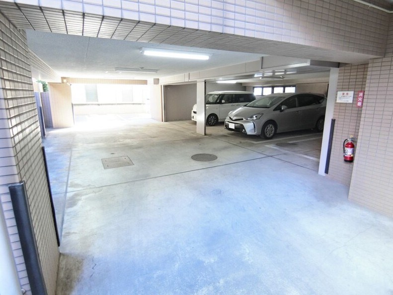 マイキャッスル池上２ 共用部写真（駐車場）