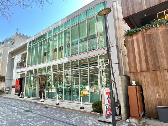 マジェスタワー六本木 コンビニ
