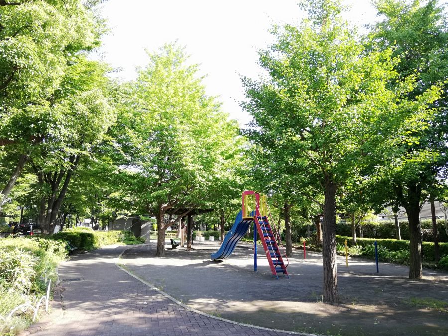 多摩リバーサイドハウス２号棟 公園