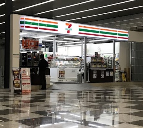 三田ナショナルコート コンビニ