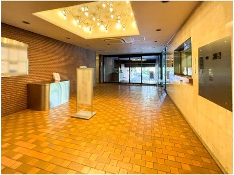 ファミール西新宿 共用部写真（エントランス）