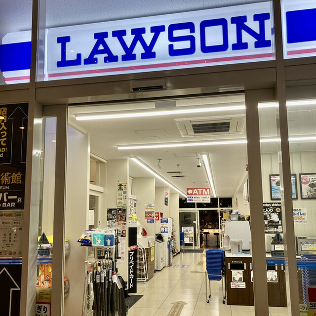 ファミール西新宿 コンビニ