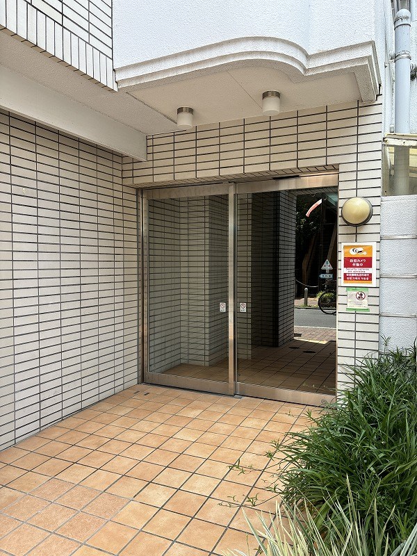 ニッコーハイツ川崎 共用部写真（エントランス）