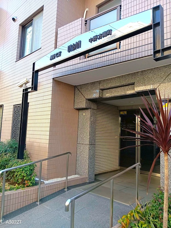 ナイスアーバン中野方南町 共用部写真（エントランス）