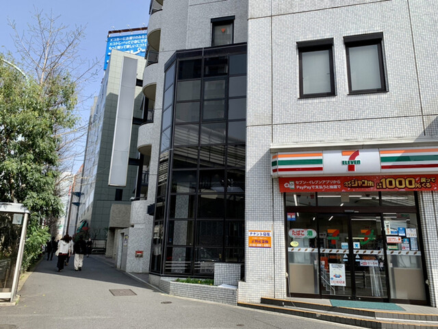 レグノラフィネ南青山 コンビニ