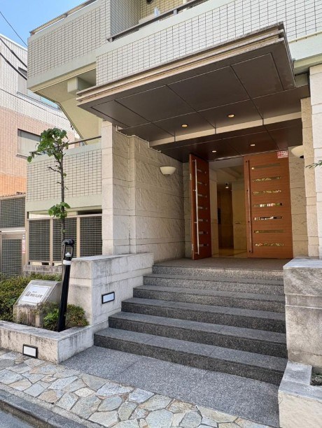 アビテ四谷大京町 共用部写真（エントランス）