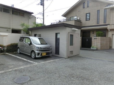 プリ・ヴェール新中野 共用部写真（駐車場）