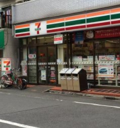 クリオ要町壱番館 コンビニ