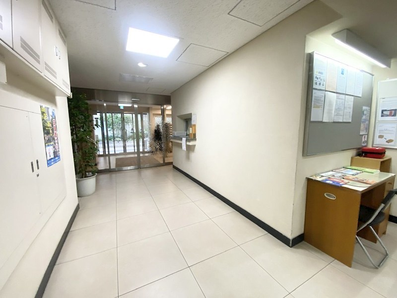 ローズハイツ田町 共用部写真（エントランス）
