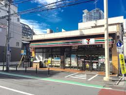 ライオンズマンション新宿五丁目 コンビニ