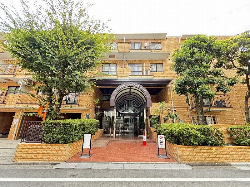 ライオンズマンション新宿原町 共用部写真（エントランス）