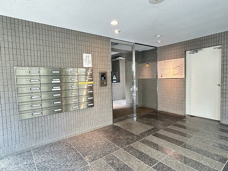藤和上北沢ホームズ 共用部写真（エントランス）