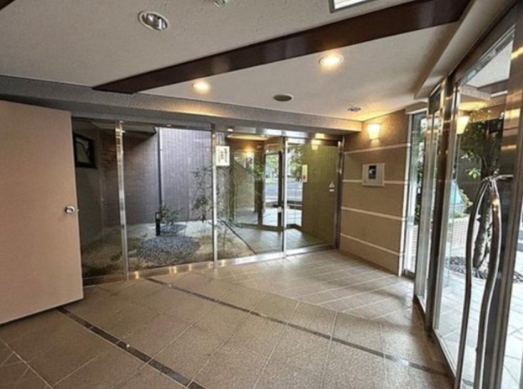 グランパーク深沢 共用部写真（エントランス）