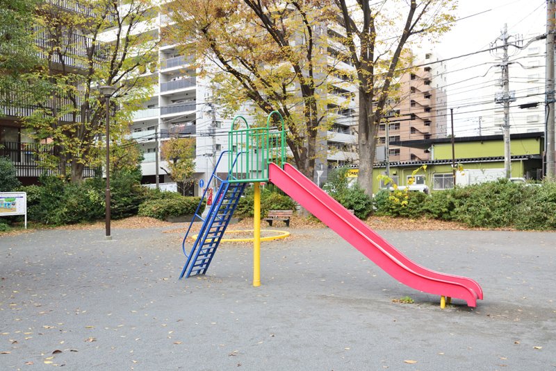 モア・クレストアクゼス新横浜 公園
