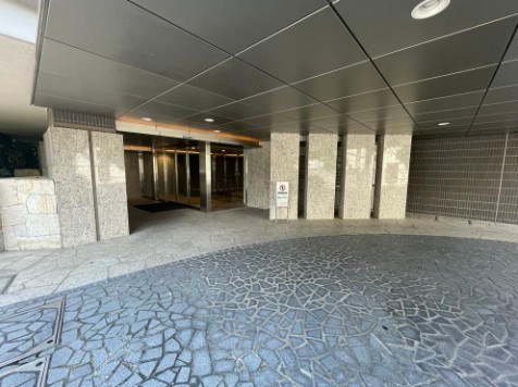 ザ・パークハウス市谷加賀町 共用部写真（エントランス）