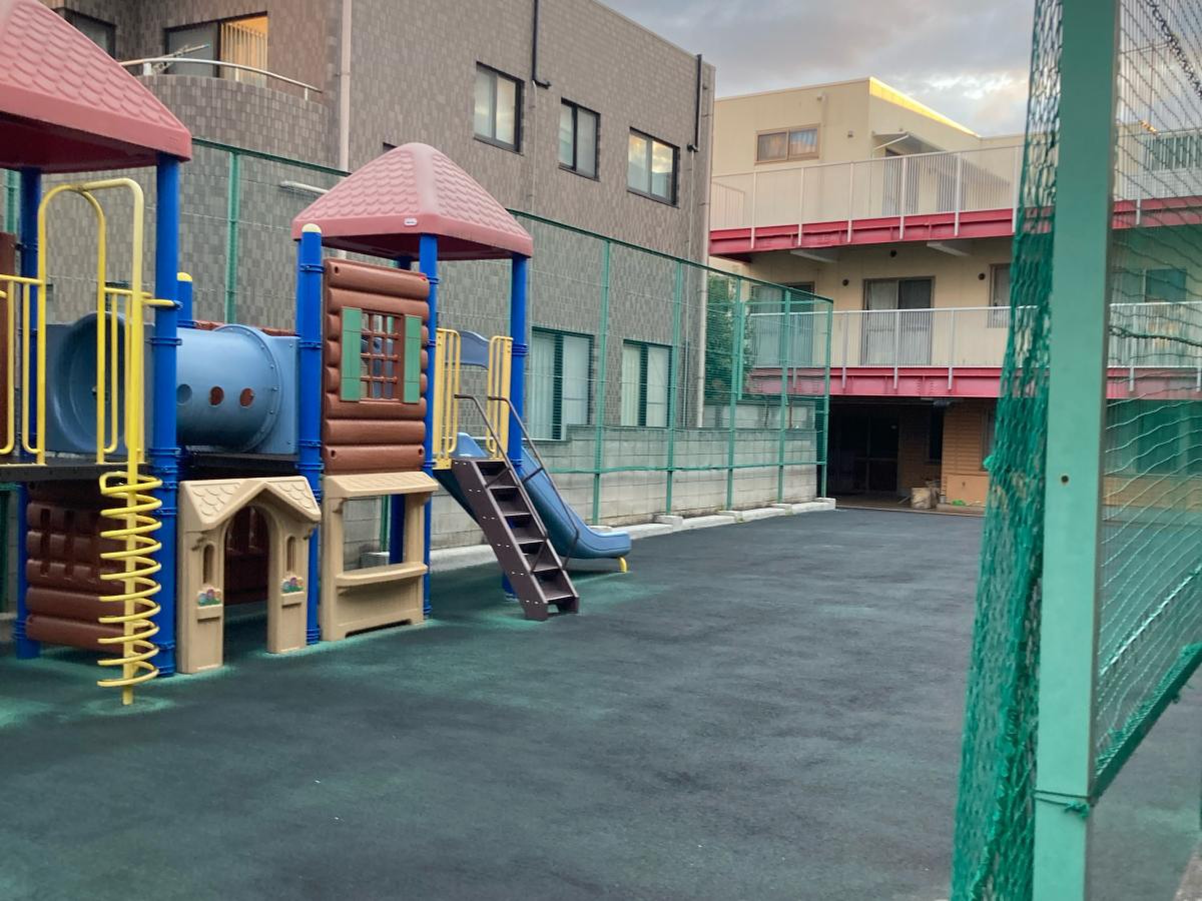 リジェンヌ京町３号棟 幼稚園