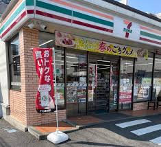 ライオンズヴィアーレ調布 コンビニ