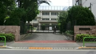 レーベンリヴァーレ中村橋エターリア 中学校