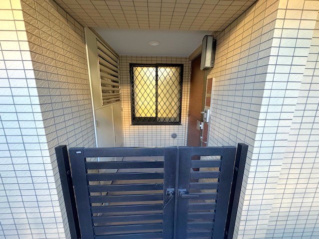 コルティーレ山手町グランドエステート 現地写真（玄関）