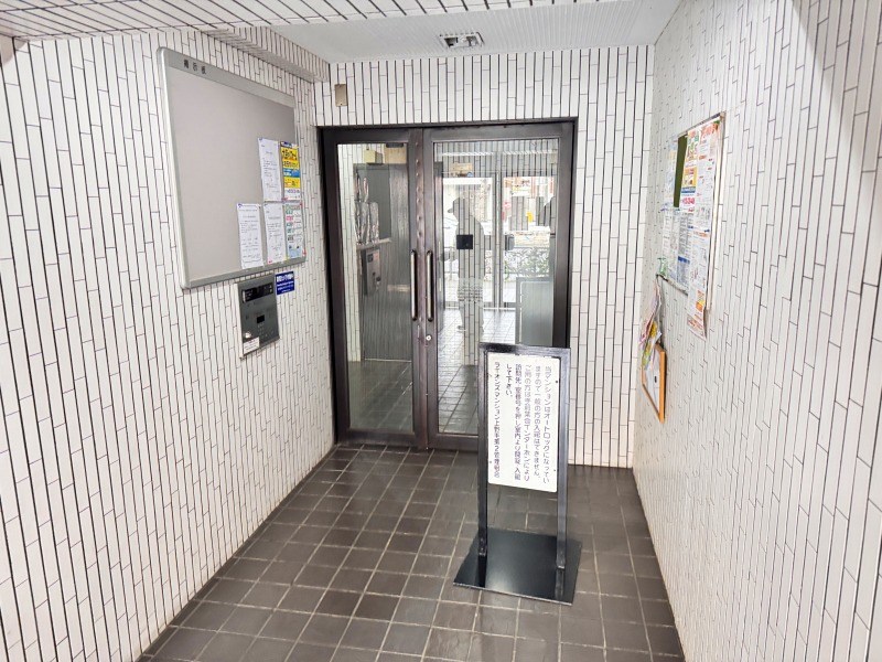 ライオンズマンション上野毛第２ 共用部写真（エントランス）