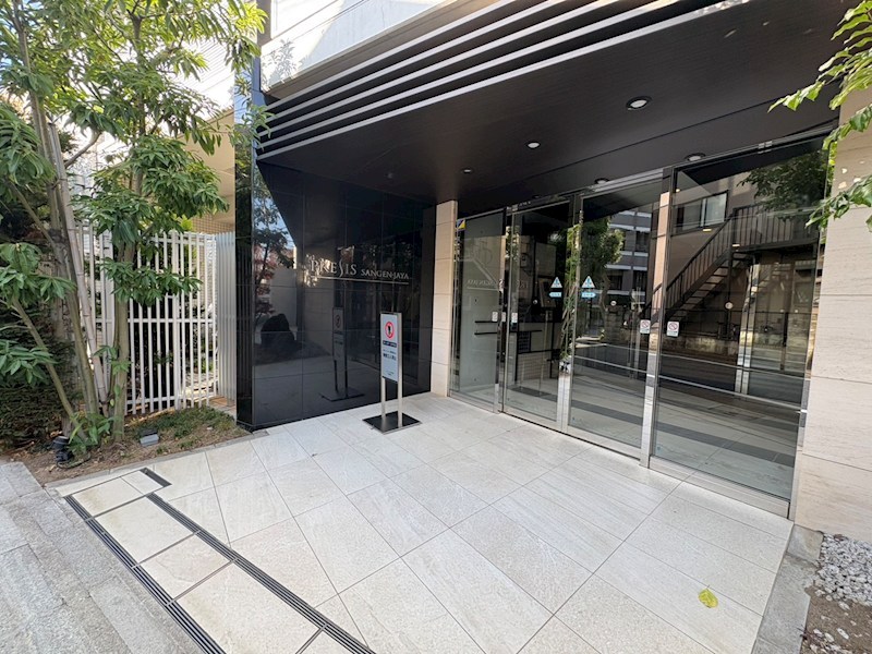 プレシス三軒茶屋 共用部写真（エントランス）