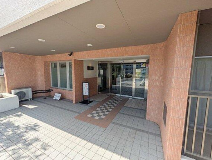 ネオコーポ芦花公園Ｃ棟 共用部写真（エントランス）
