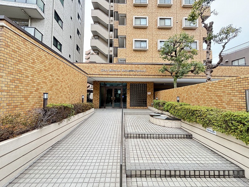 ライオンズマンション多摩川緑地 共用部写真（エントランス）