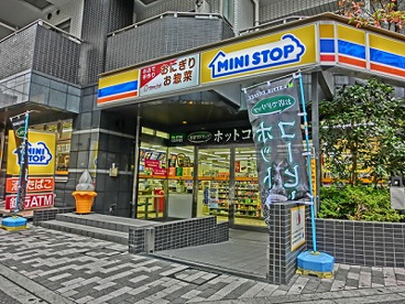 新横浜ヴォアール コンビニ