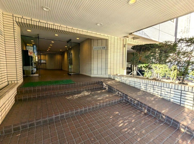 ディアプラザ根津 共用部写真（エントランス）