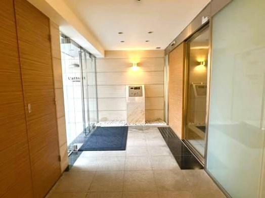 ラ・アトレ西新宿 共用部写真（エントランス）