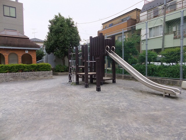 ラ・アトレ西新宿 公園