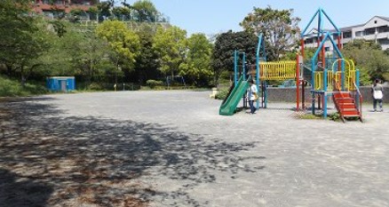 新山下ベイシティ６号棟 公園