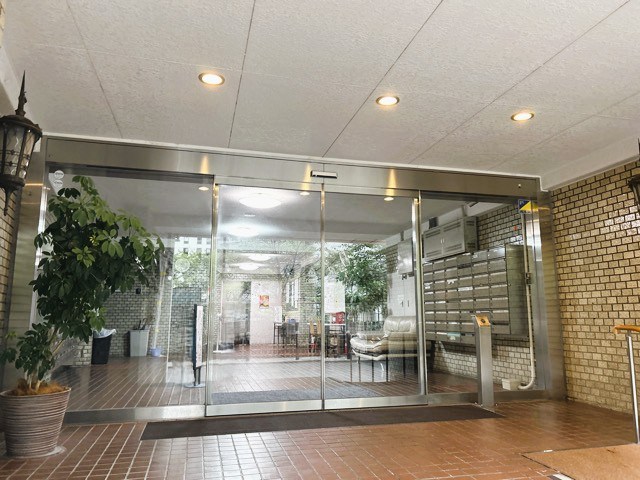 秀和五反田駅前レジデンス 共用部写真（エントランス）