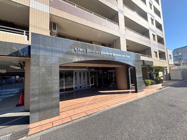 ライオンズマンション横濱本牧ベイステージ 共用部写真（エントランス）