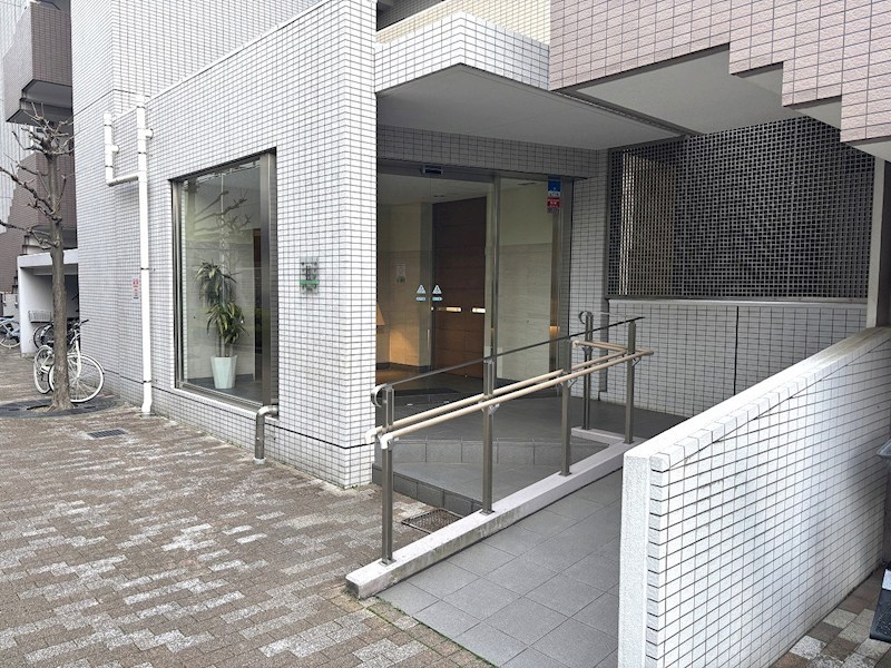 ライオンズヴィアーレ横濱ベイ壱番館 共用部写真（エントランス）