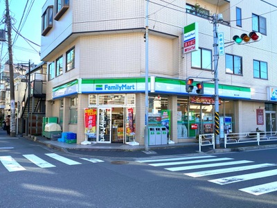 Ｄクラディア横浜白楽 コンビニ