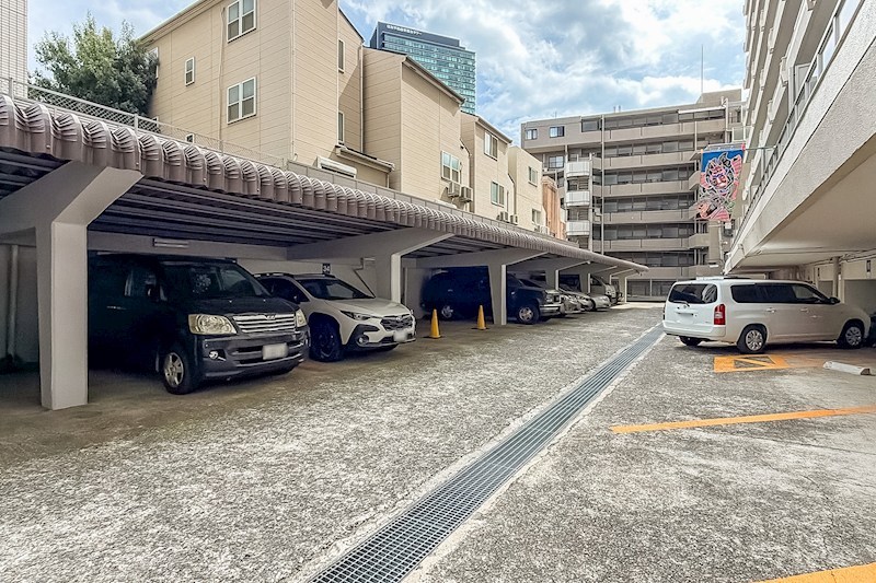 松見坂武蔵野マンション 共用部写真（駐車場）