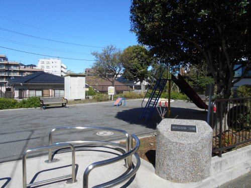 リブゼ横浜ビューステージ 公園