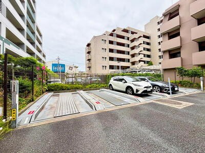 セザール仲池上 共用部写真（駐車場）