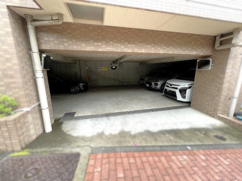 朝日マンション白金通り 共用部写真（駐車場）