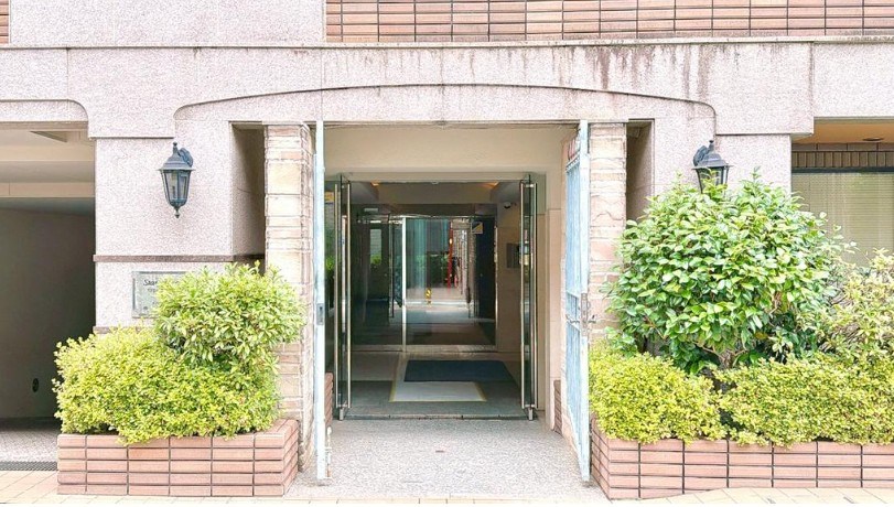 スターロワイヤル四谷大京町 共用部写真（エントランス）