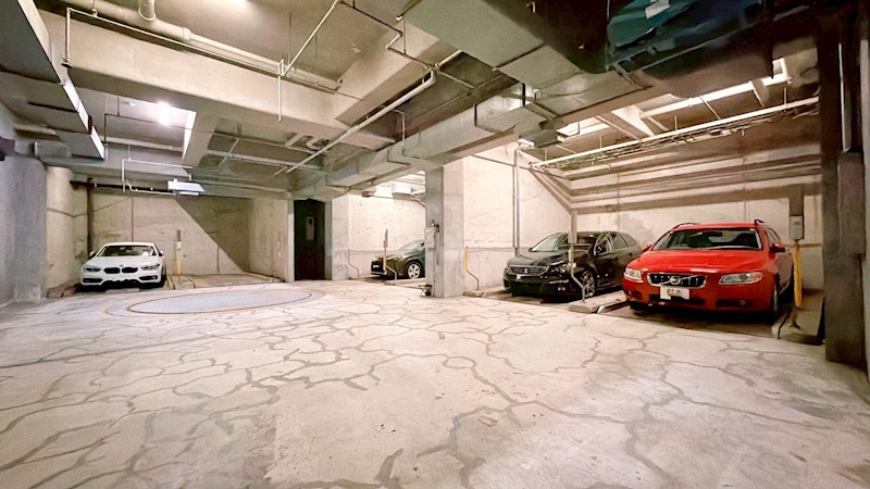 スターロワイヤル四谷大京町 共用部写真（駐車場）