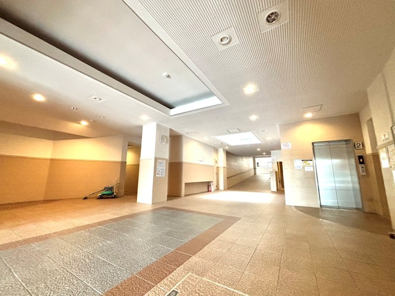 モリスガーデンヒルズ井土ケ谷 共用部写真（エントランス）